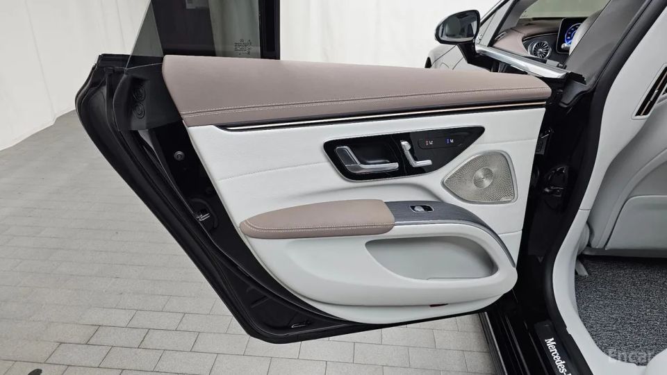 Mercedes-Benz EQS