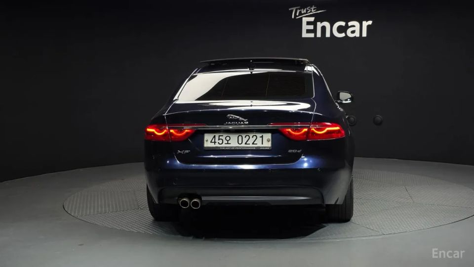 Jaguar xf