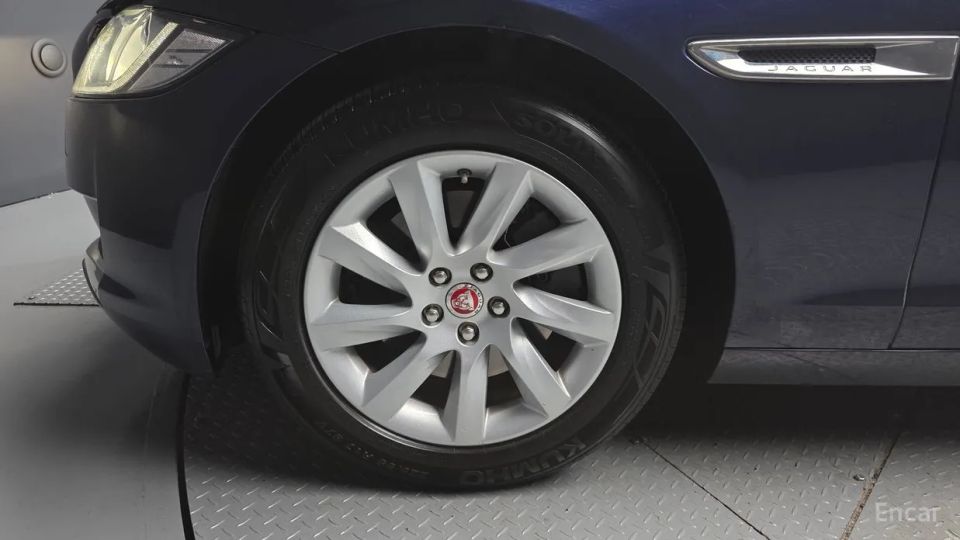 Jaguar xf