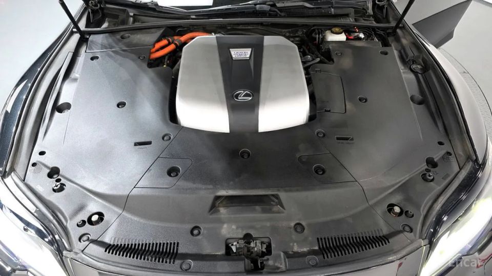 Lexus LS