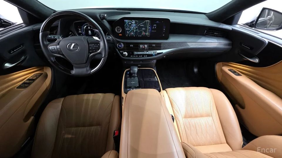 Lexus LS
