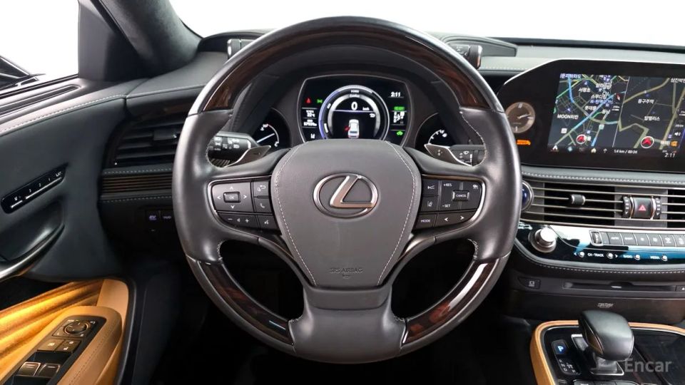 Lexus LS