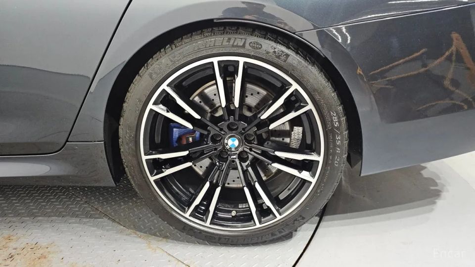 BMW M5