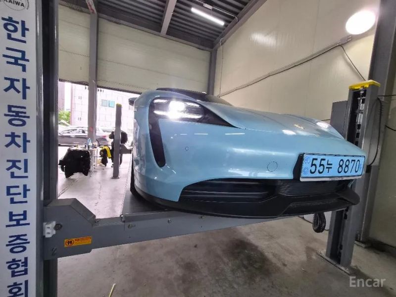 Porsche Taycan