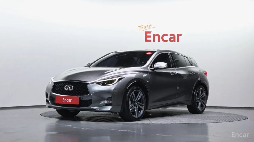 Infiniti Q30