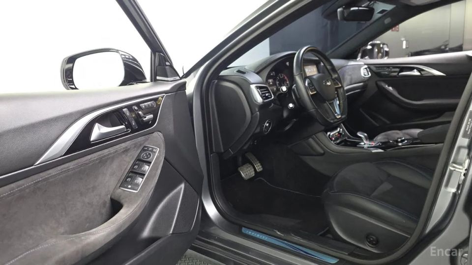 Infiniti Q30