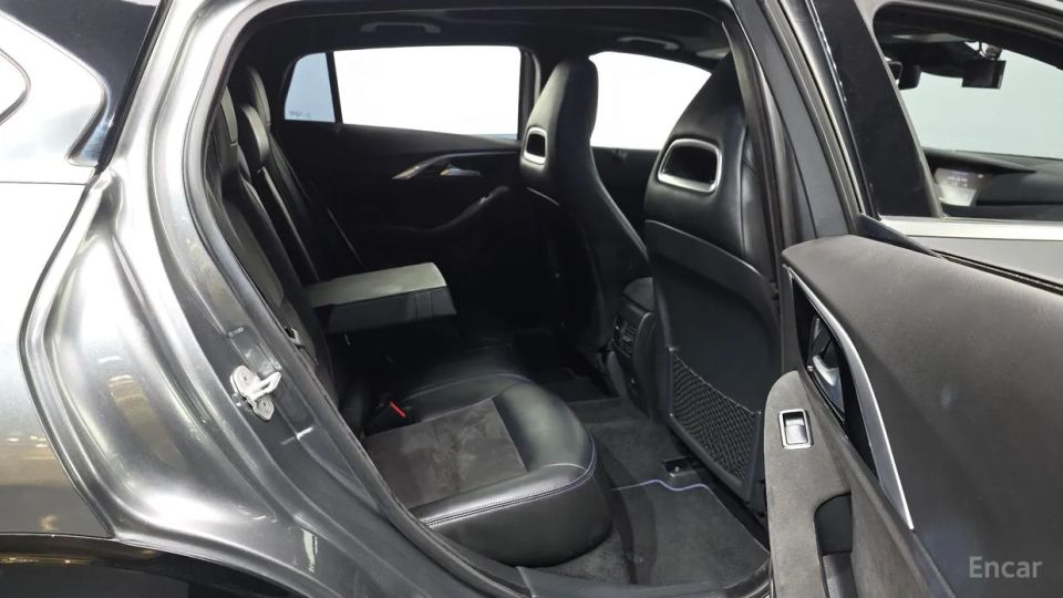 Infiniti Q30
