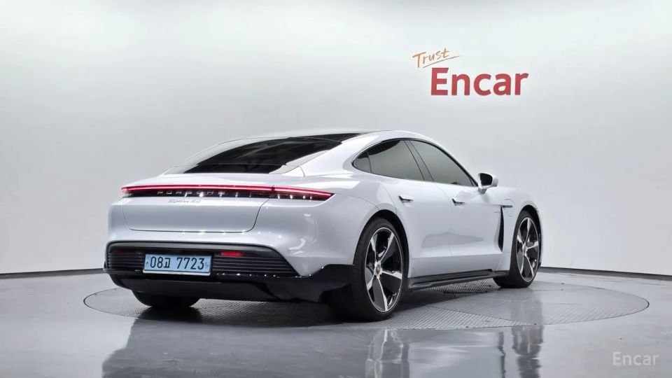 Porsche Taycan