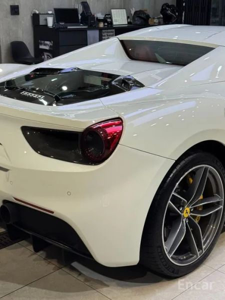 Ferrari 488