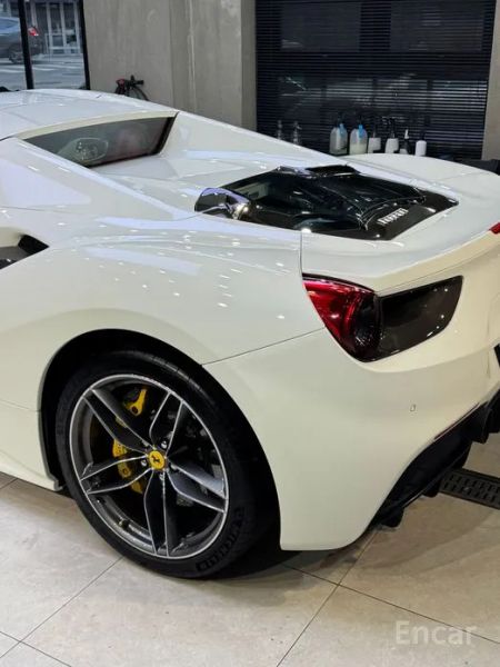 Ferrari 488