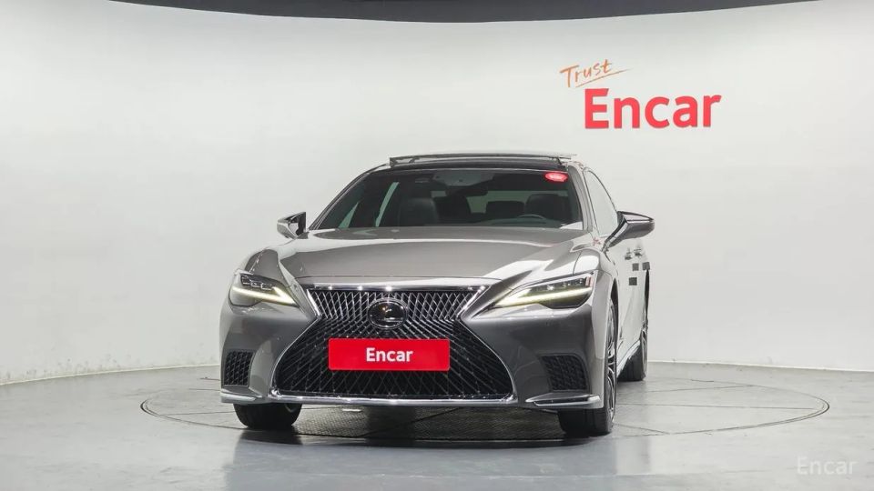 Lexus LS