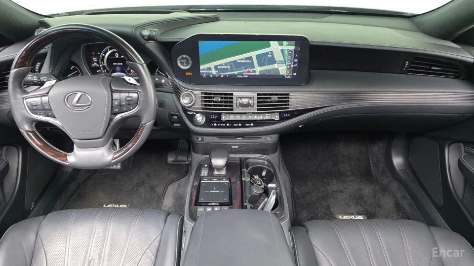 Lexus LS