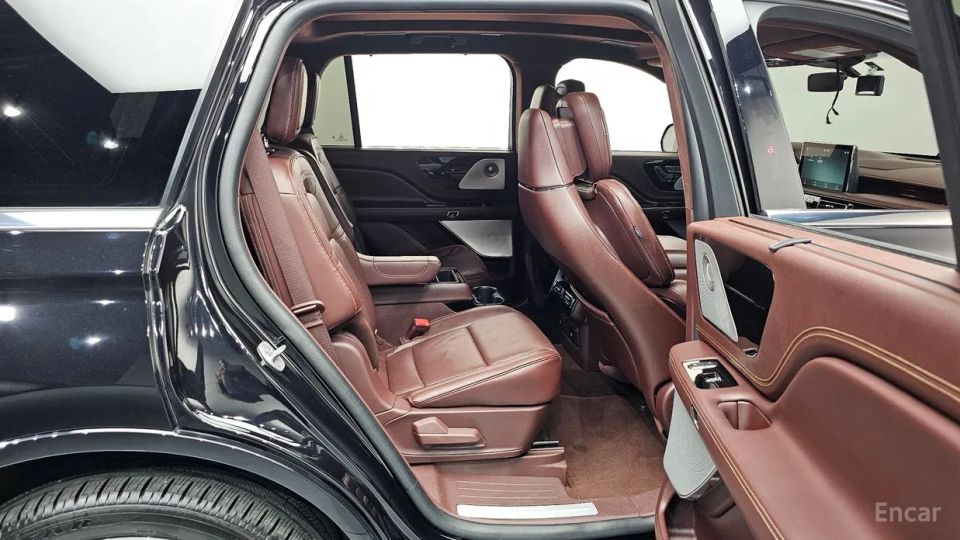 Lincoln Aviator