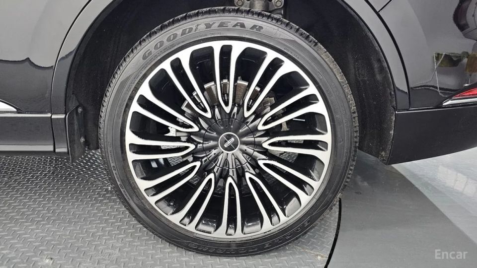 Lincoln Aviator