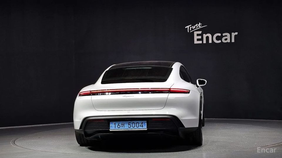 Porsche Taycan