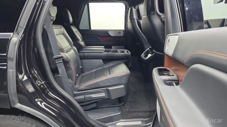Lincoln Navigator