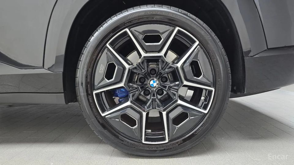 BMW XM