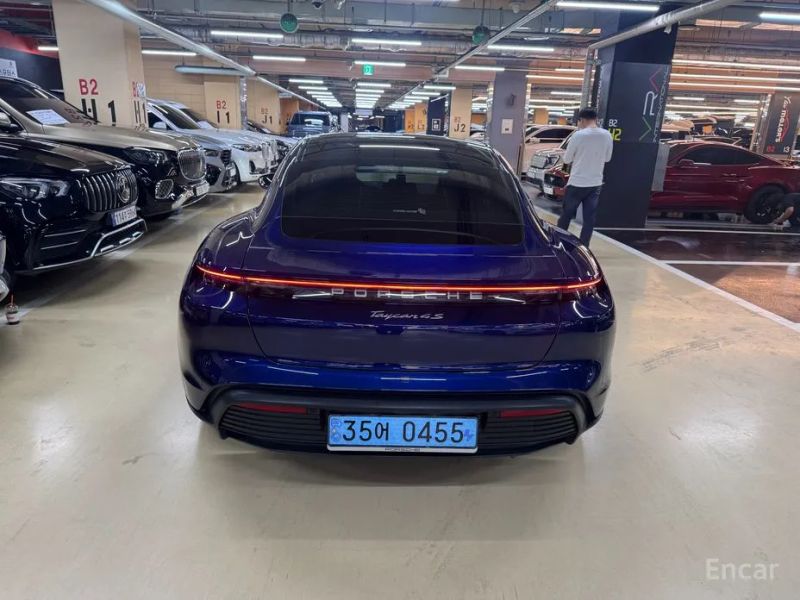 Porsche Taycan