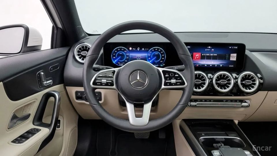 Mercedes-Benz EQA