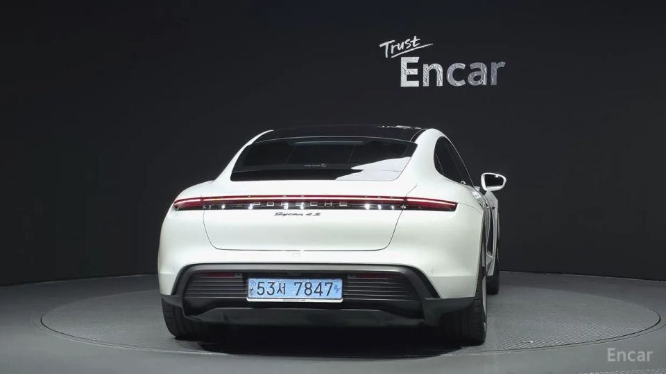 Porsche Taycan