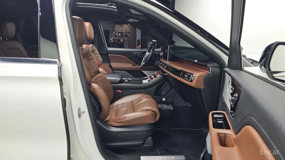 Lincoln Aviator