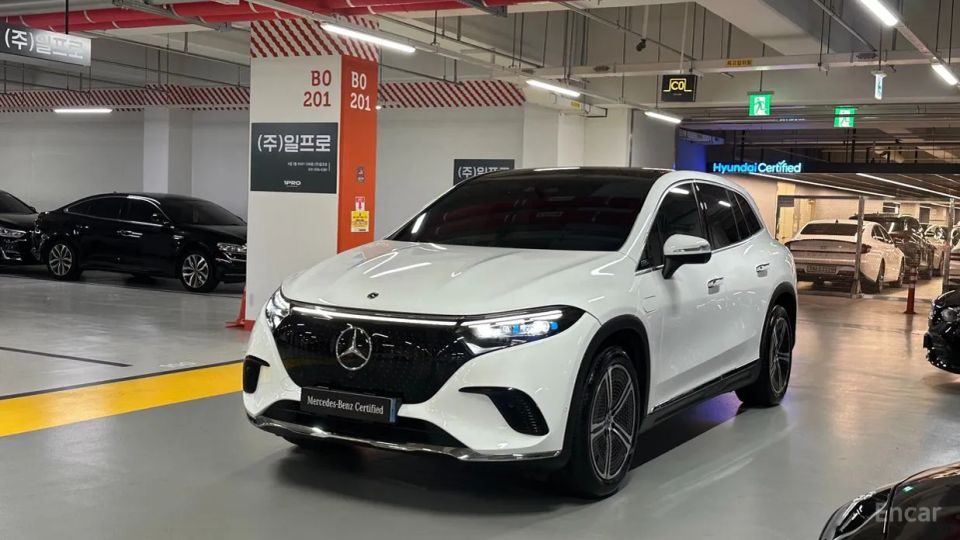 Mercedes-Benz EQS