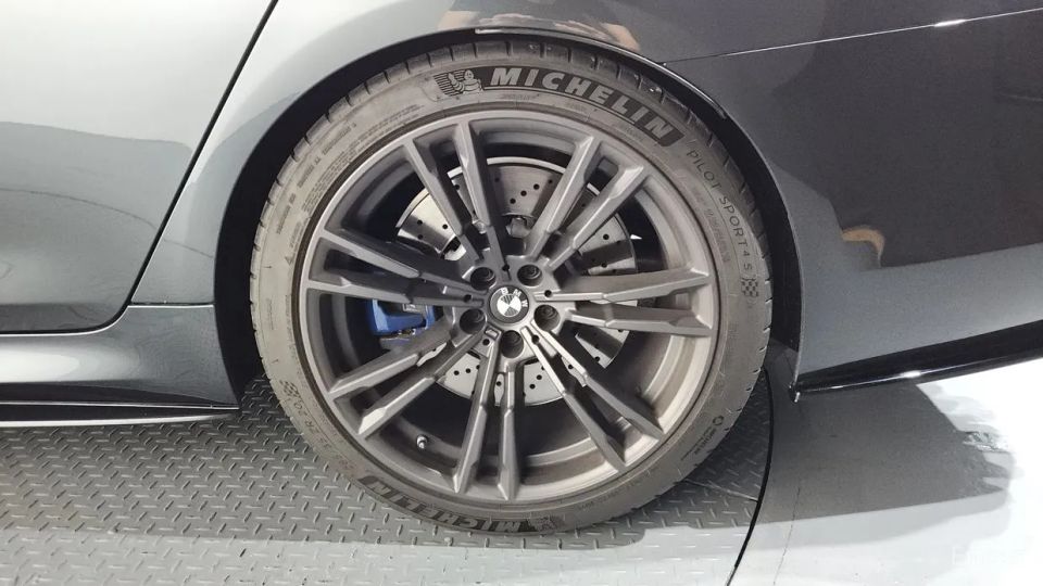BMW M5
