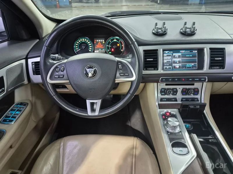Jaguar xf