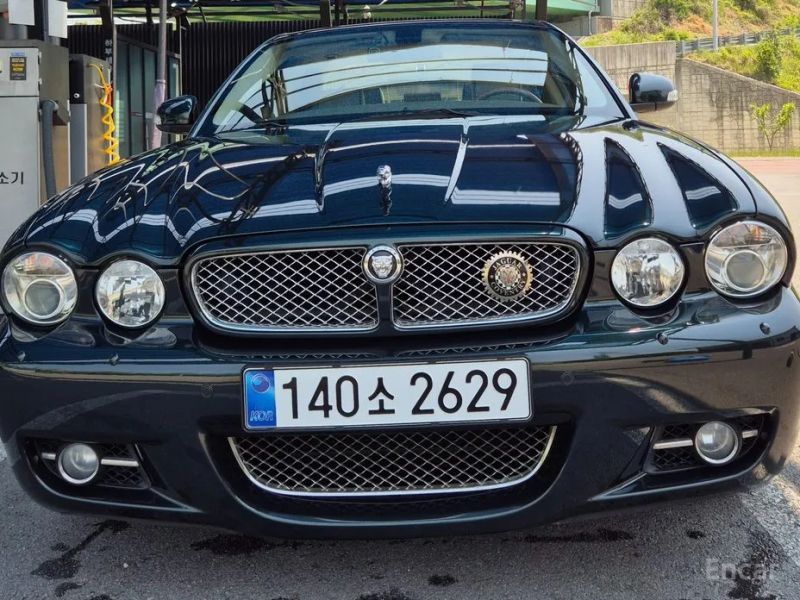 Jaguar XJ