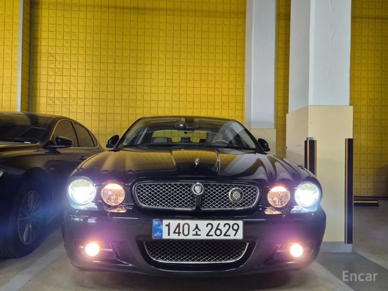 Jaguar XJ