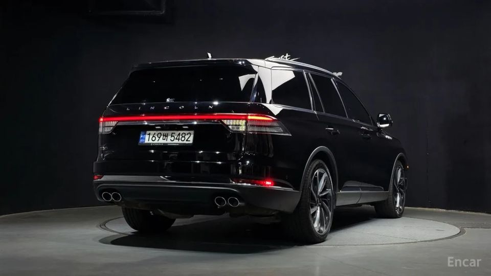 Lincoln Aviator