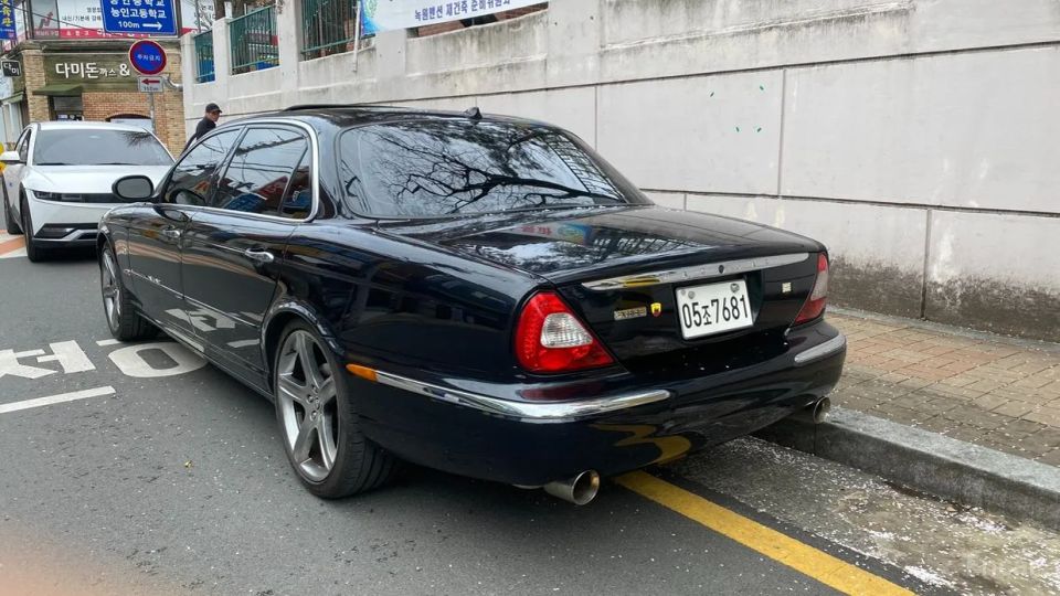 Jaguar XJ