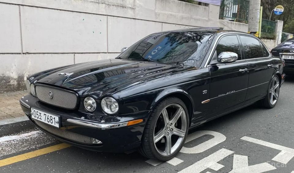 Jaguar XJ