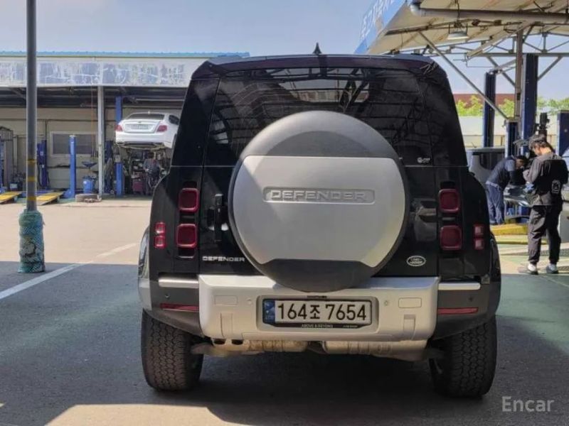Land Rover Defender
