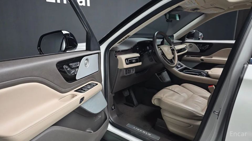 Lincoln Aviator