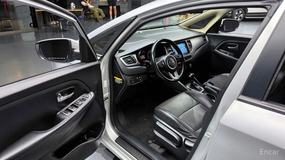 Kia Carens