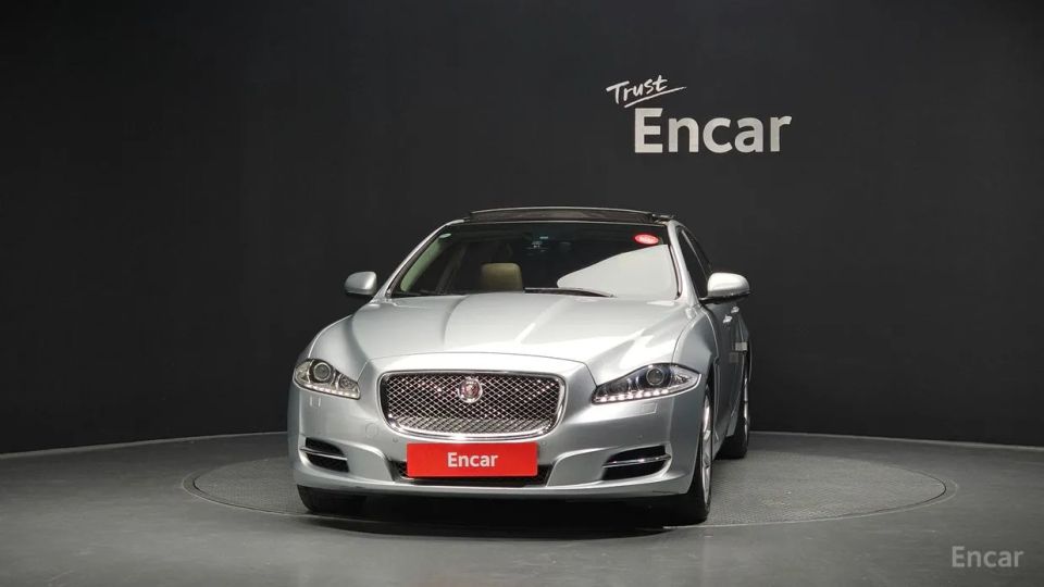 Jaguar XJ