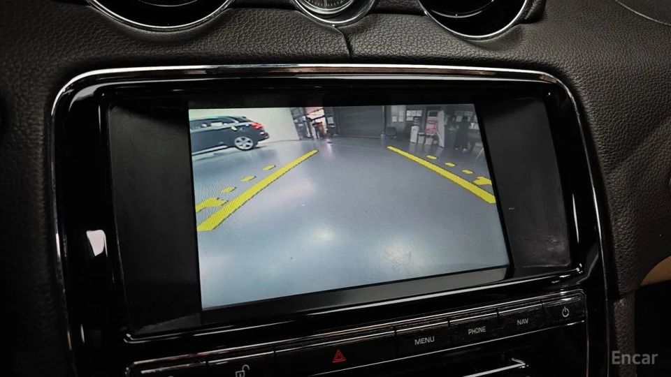 Jaguar XJ