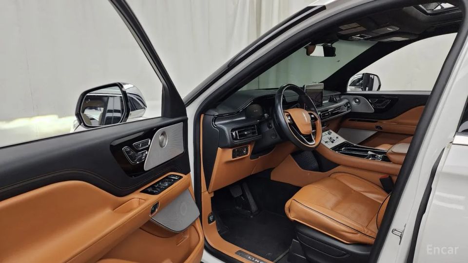 Lincoln Aviator