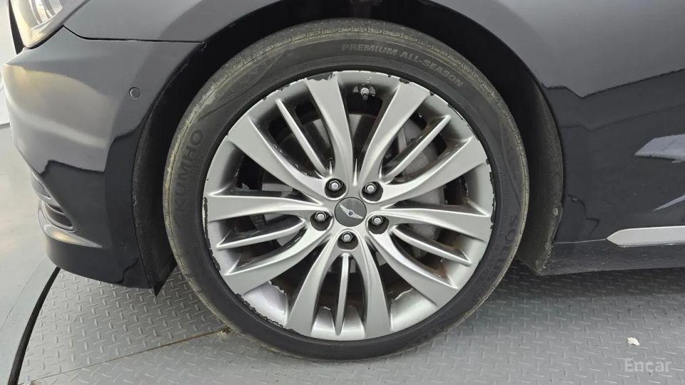 Hyundai Genesis