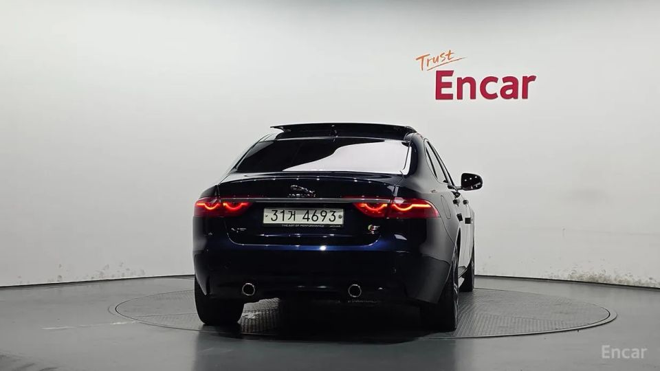 Jaguar xf