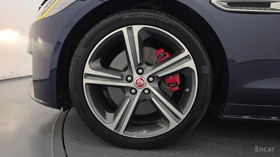 Jaguar xf