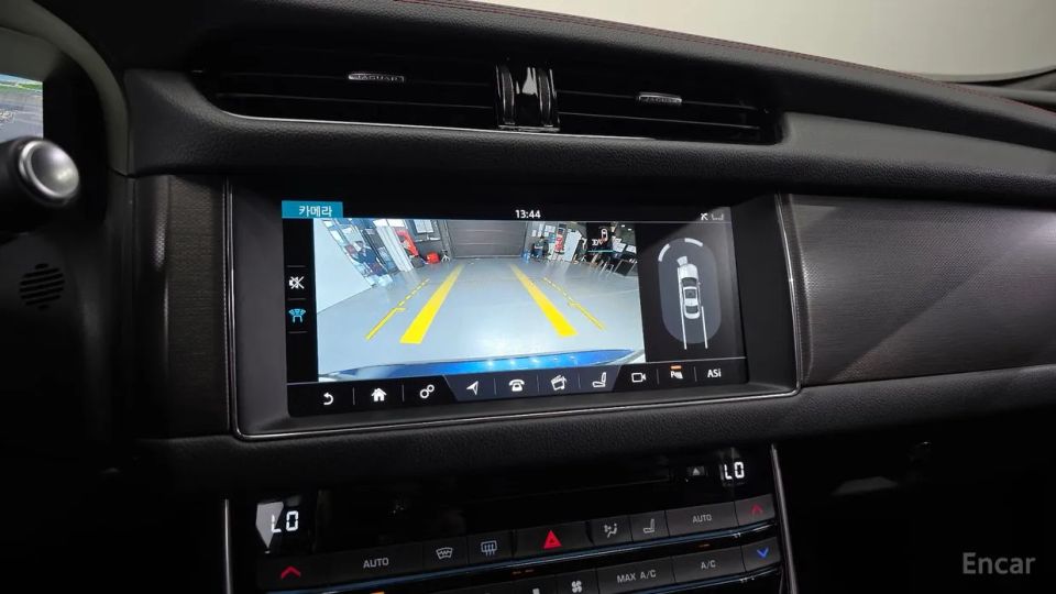 Jaguar xf