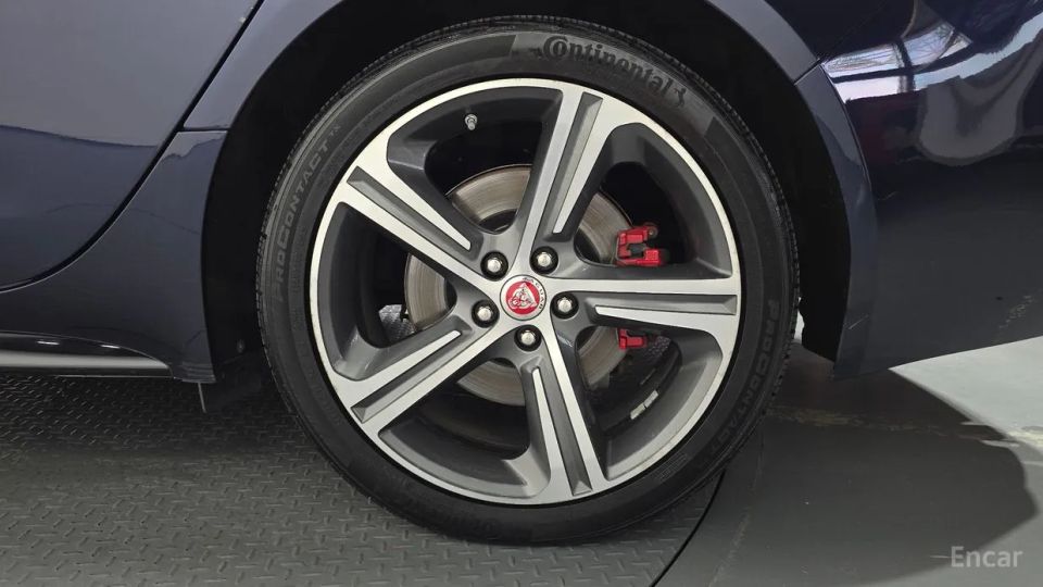 Jaguar xf