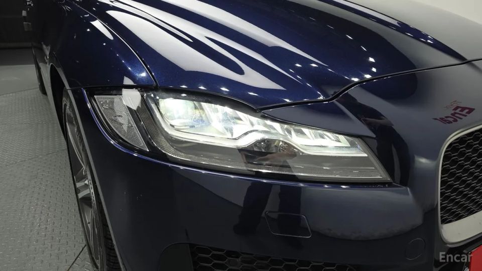 Jaguar xf