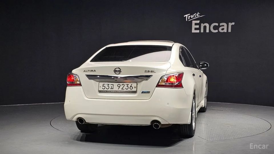 Nissan altima