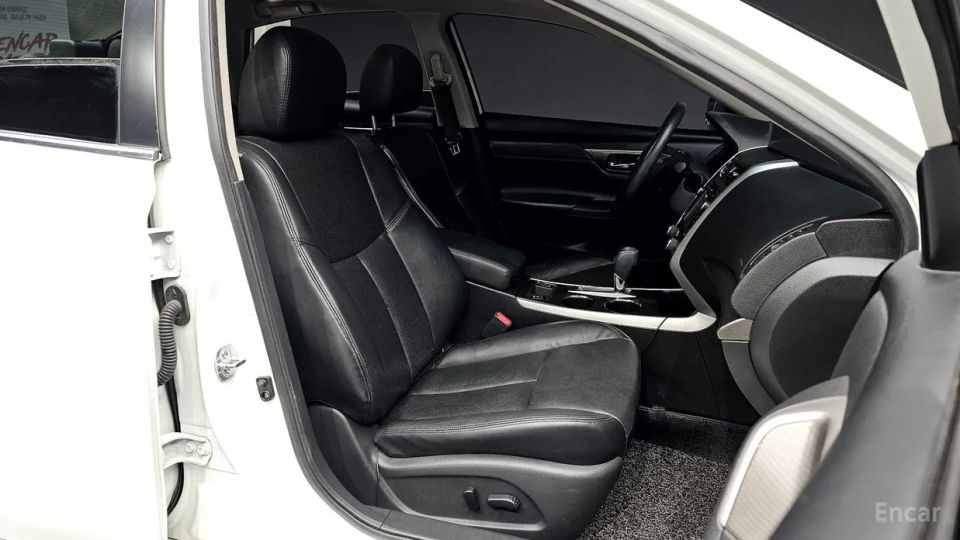 Nissan altima