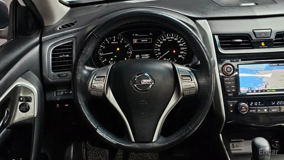 Nissan altima
