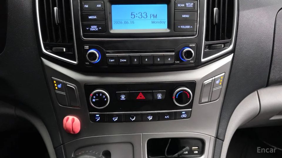 Hyundai Starex