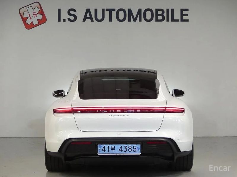 Porsche Taycan